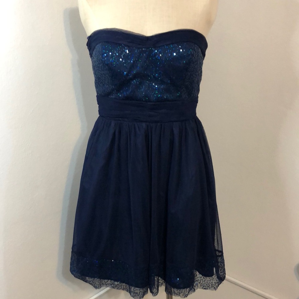 Delia’s size 11 short formal dress